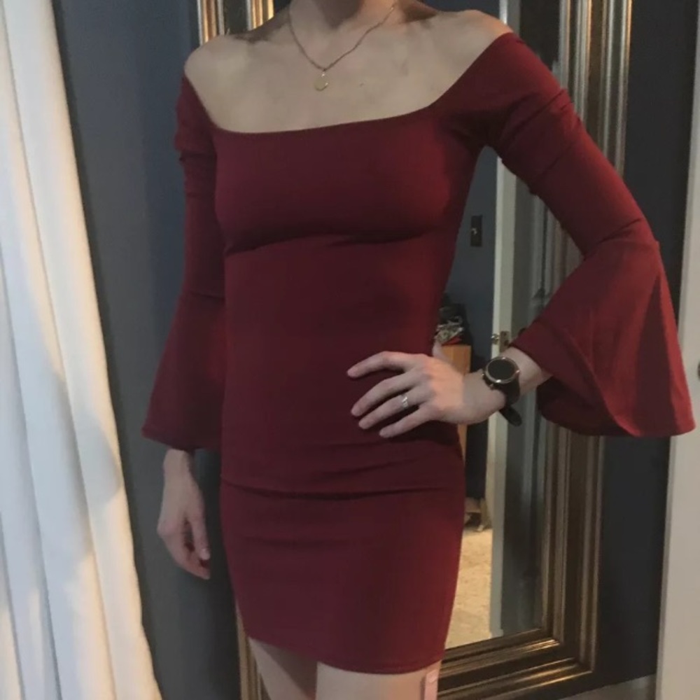 Glamzam Bodycon Dress With Flaired Sleeves Size S